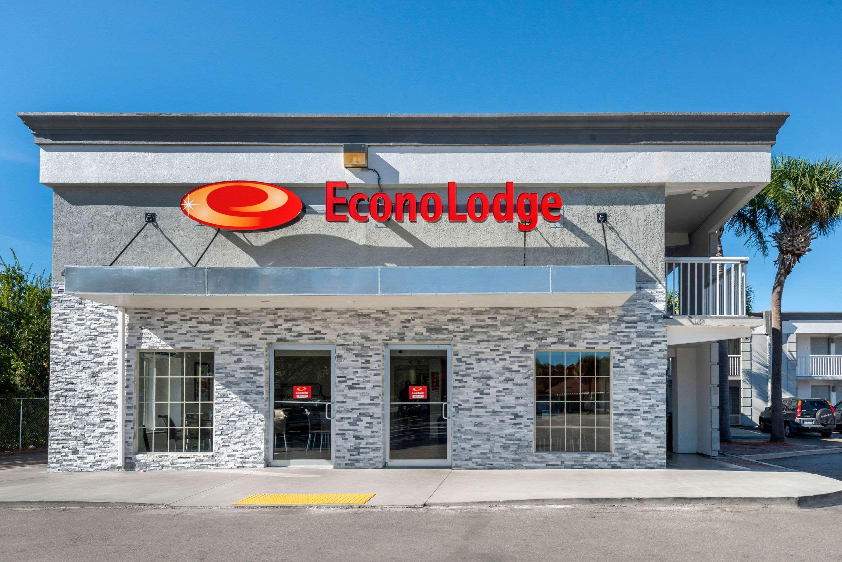 Econo Lodge Airport - Rj Stadium Tampa Exterior photo