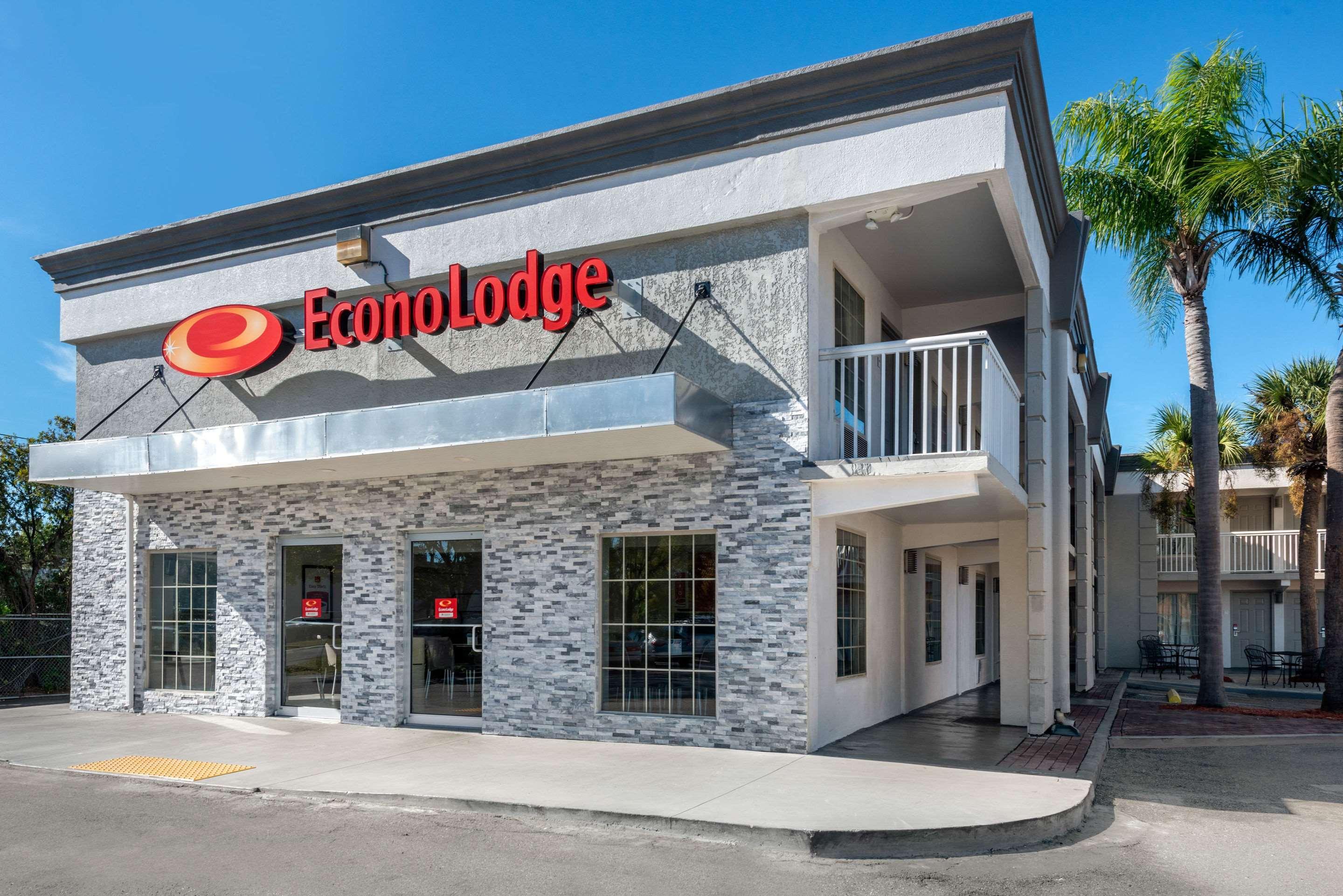 Econo Lodge Airport - Rj Stadium Tampa Exterior photo
