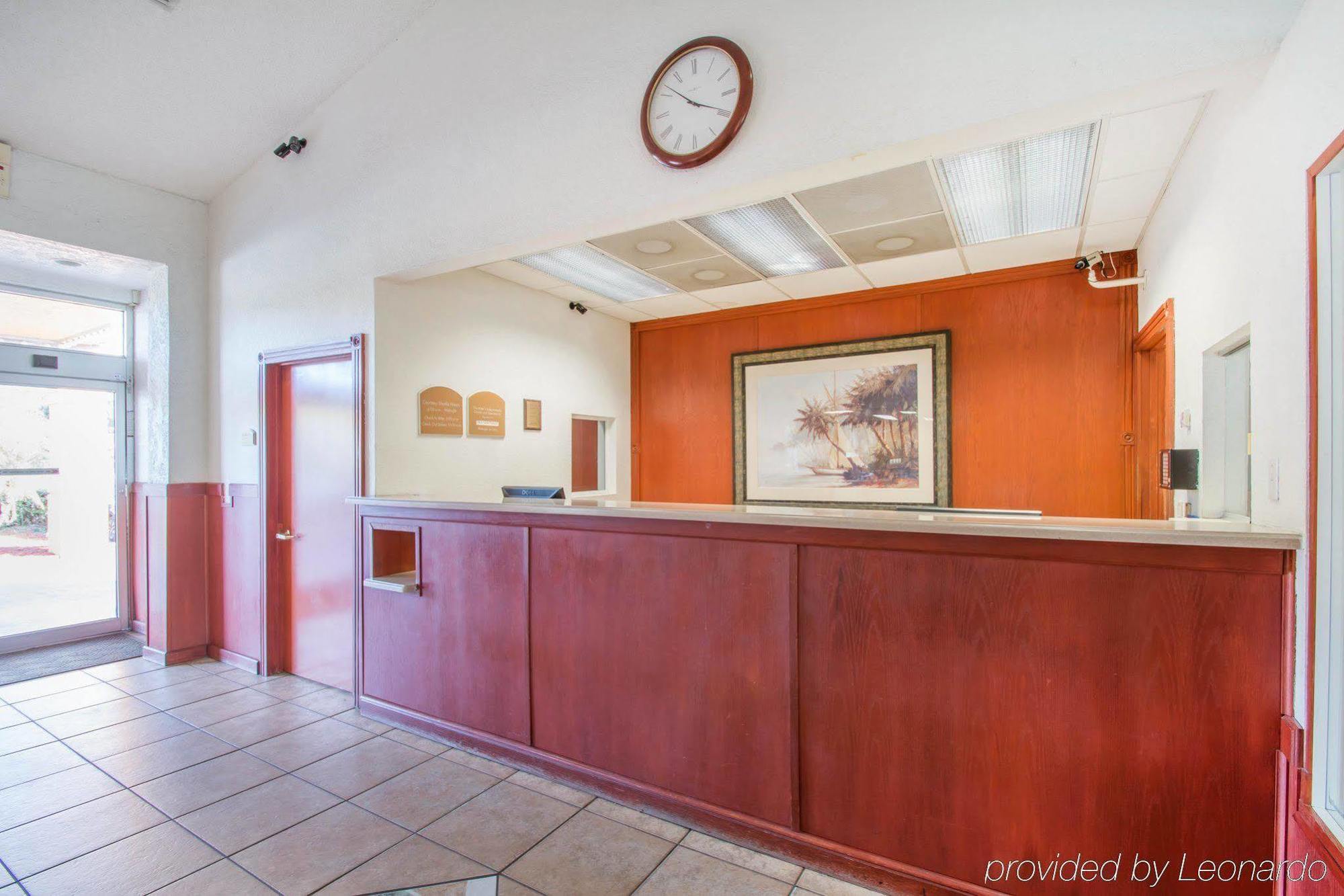 Econo Lodge Airport - Rj Stadium Tampa Exterior photo