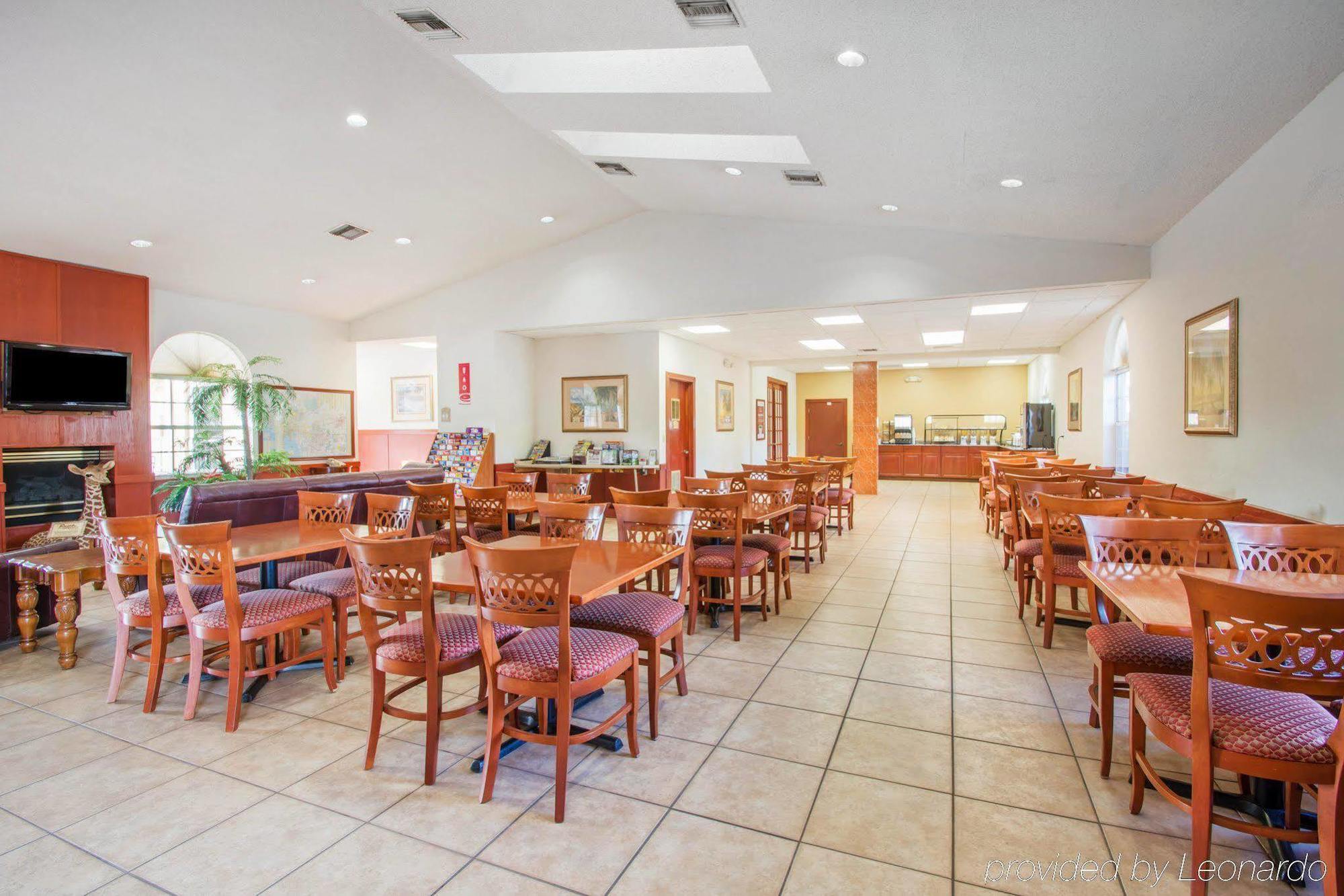 Econo Lodge Airport - Rj Stadium Tampa Exterior photo